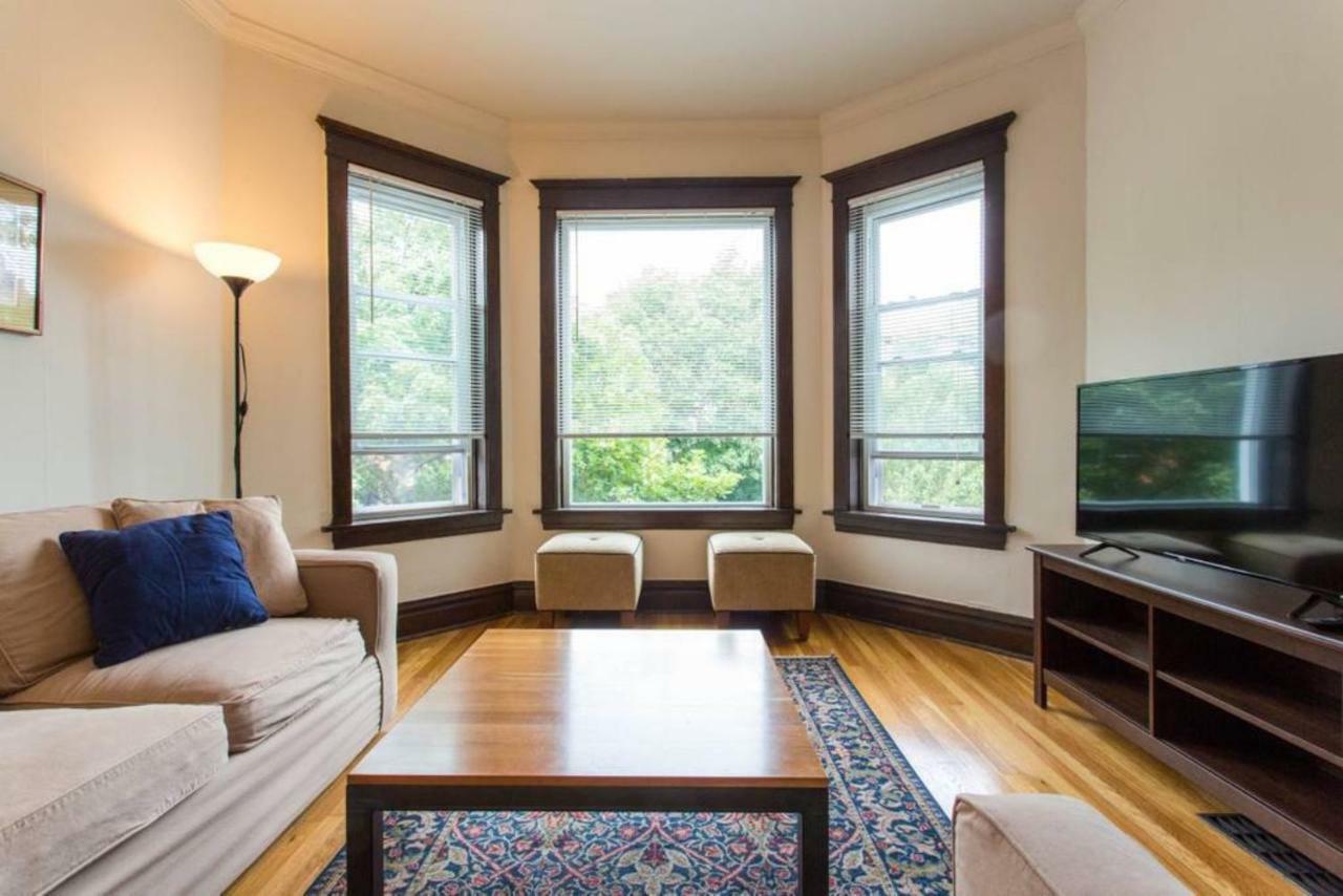 Appartamento Wrigley Oasis! Steps From The Field! - 3Bd 1Ba Chicago Esterno foto